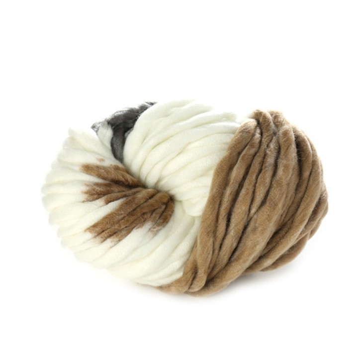 huge knitting needles and wool